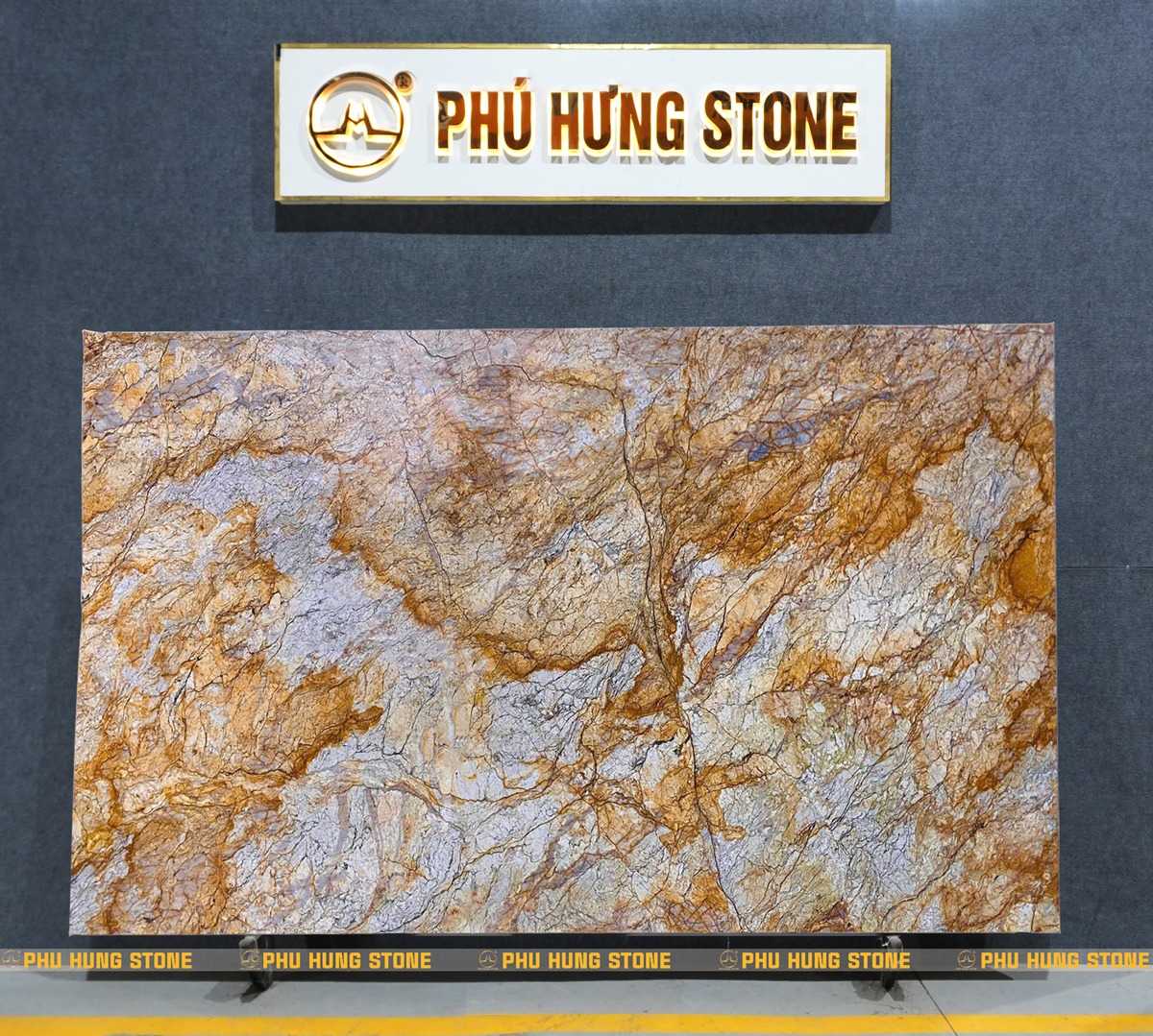 Hình ảnh mẫu đá granite Jespar Gold đẹp nổi bật với tone vàng