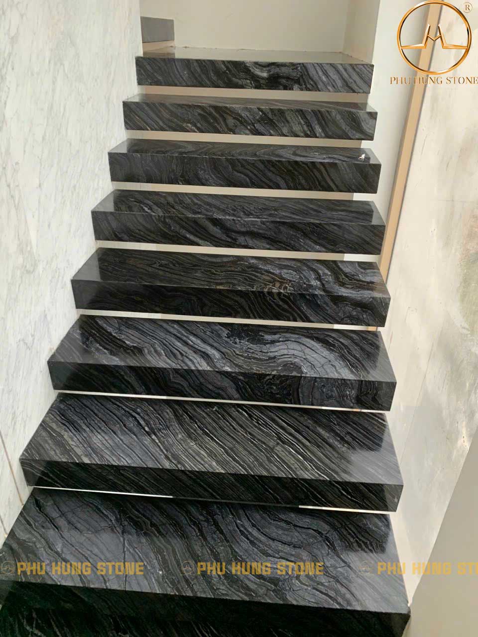 Hình ảnh Đá cầu thang đúc hẫng Marble vân gỗ cổ