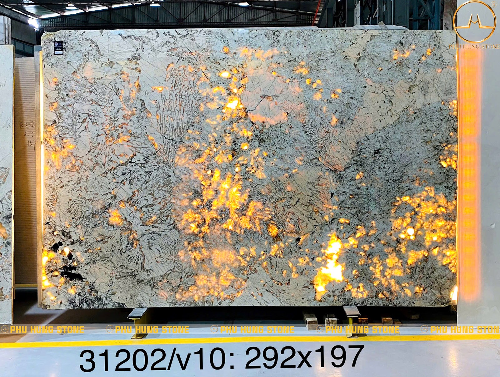 Hình ảnh Đá Granite Alpinus White 7 xuyên sáng ấn tượng