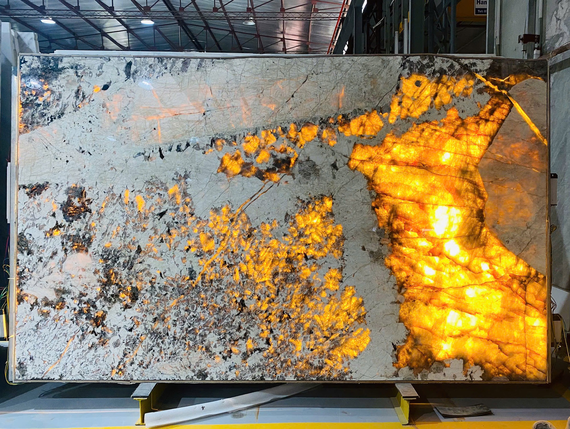 Hình ảnh Đá granite Patagonia xuyên sáng đẹp
