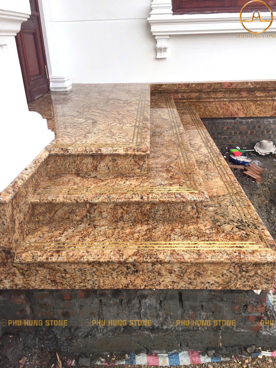 Hình ảnh Đá Granite Solarius ứng dụng ốp bậc tam cấp