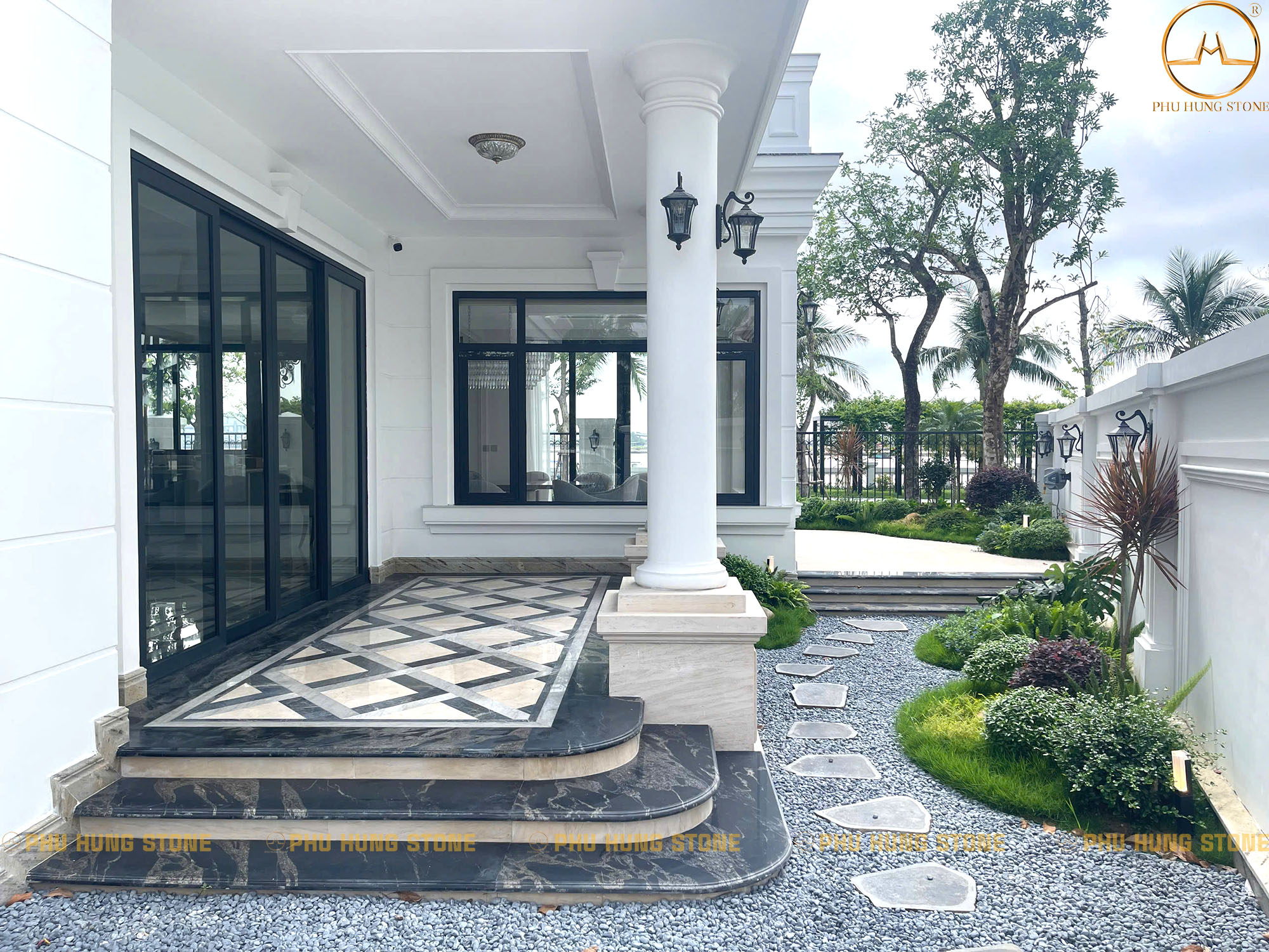Hình ảnh Đá granite Spider Gold ốp bậc tam cấp đẹp