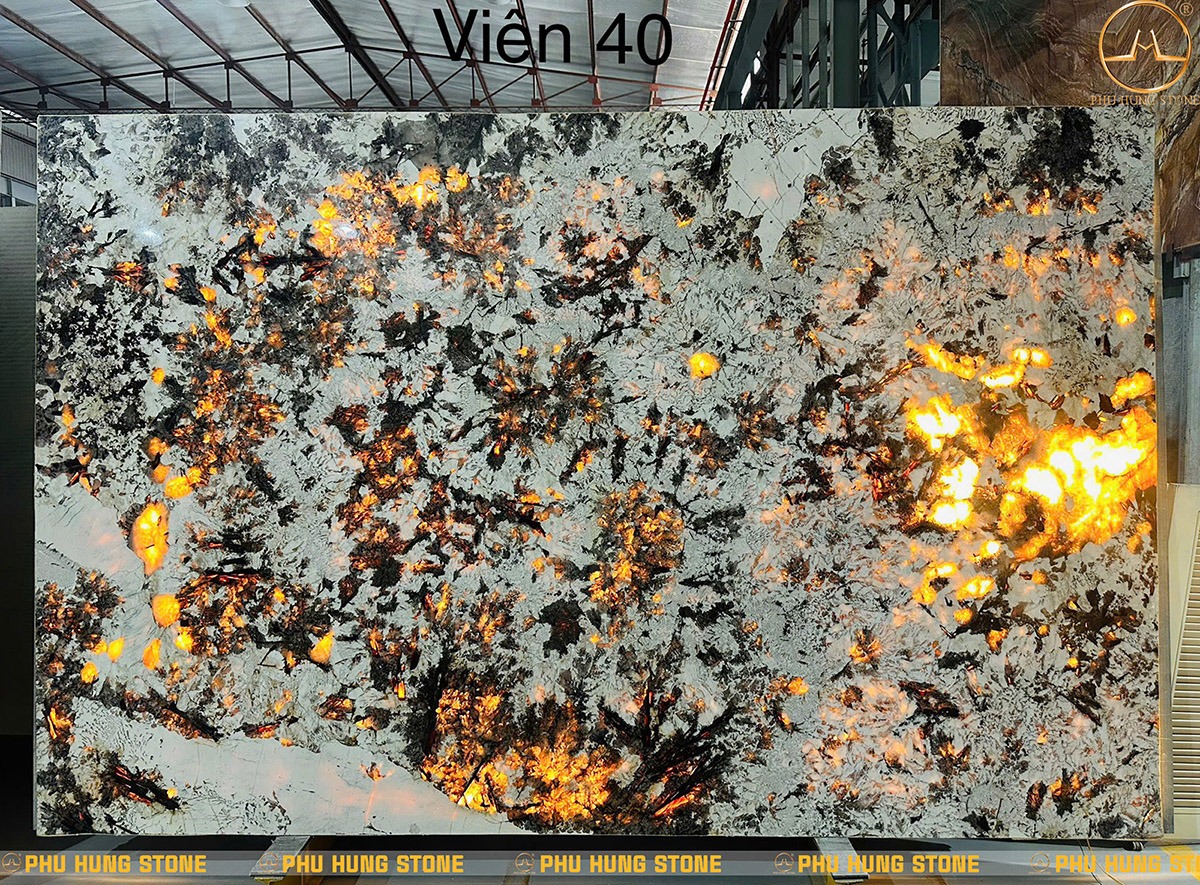 Hình ảnh Đá Granite Swiss Alps 02 xuyên sáng đẹp sang