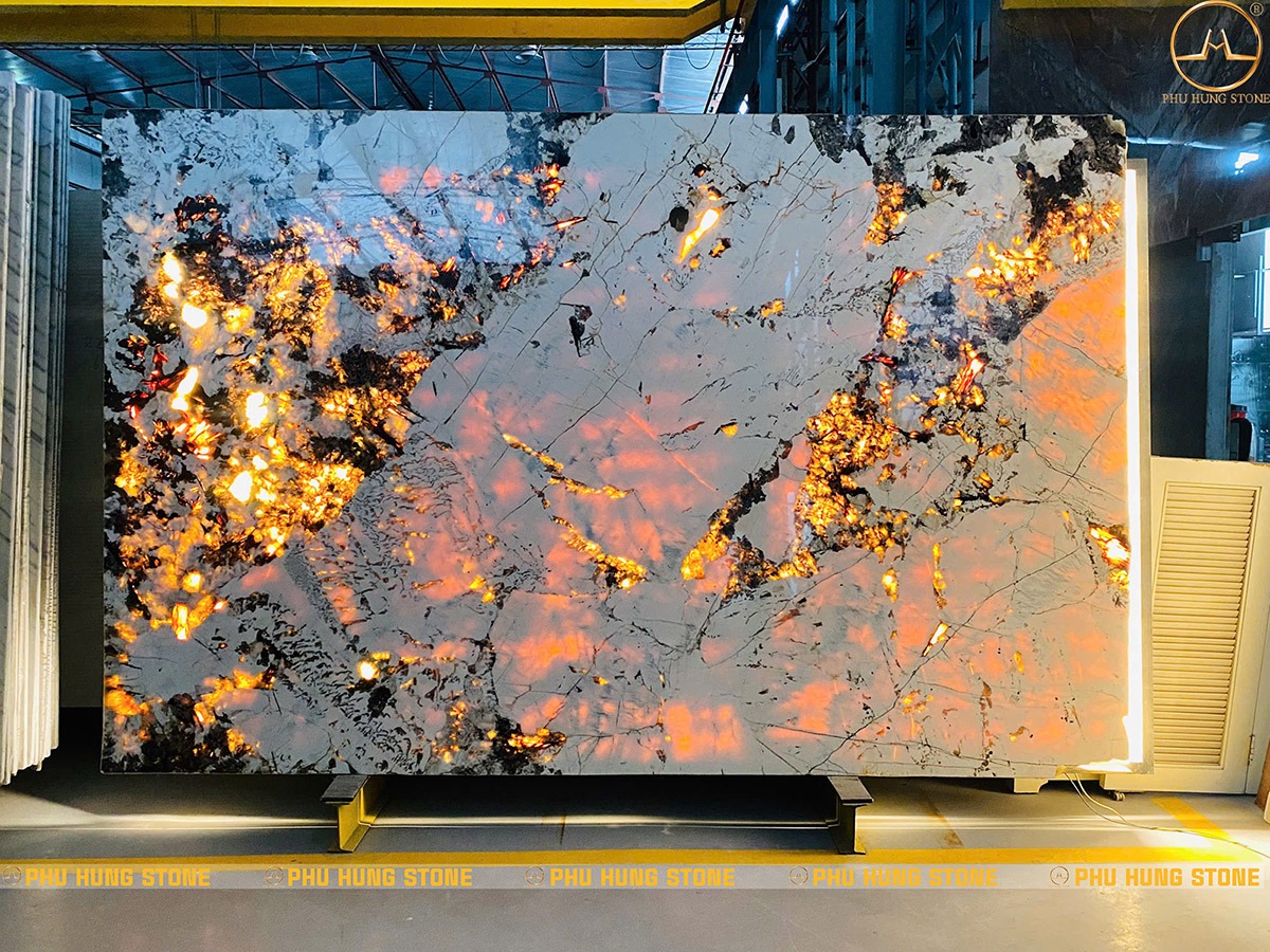 Hình ảnh Đá Granite Swiss Alps 03 xuyên sáng đẹp cuốn hút