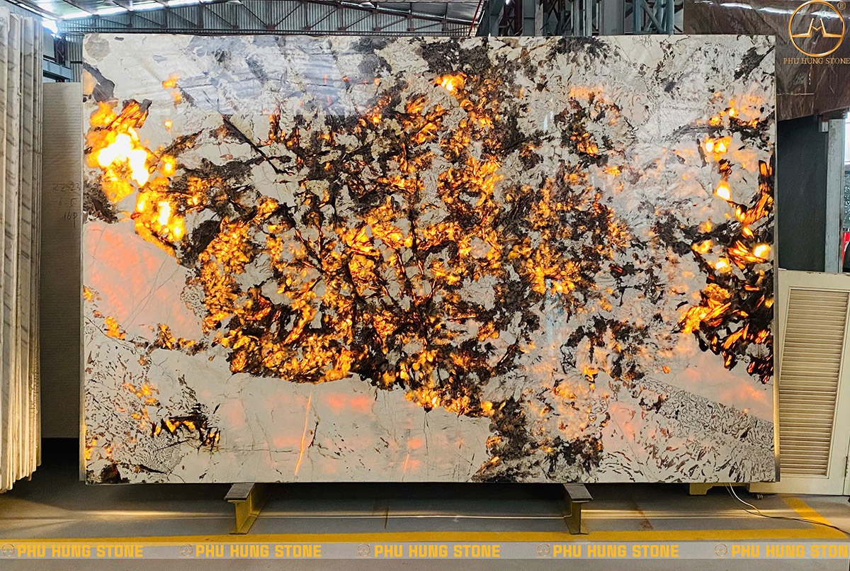 Hình ảnh Đá Granite Swiss Alps 05 chiếu xuyên sáng đẹp ấn tượng