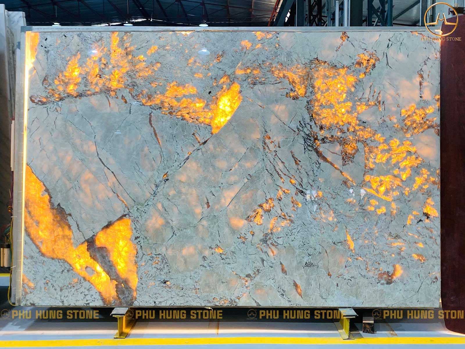 Hình ảnh Đá granite tự nhiên xuyên sáng Alabaster