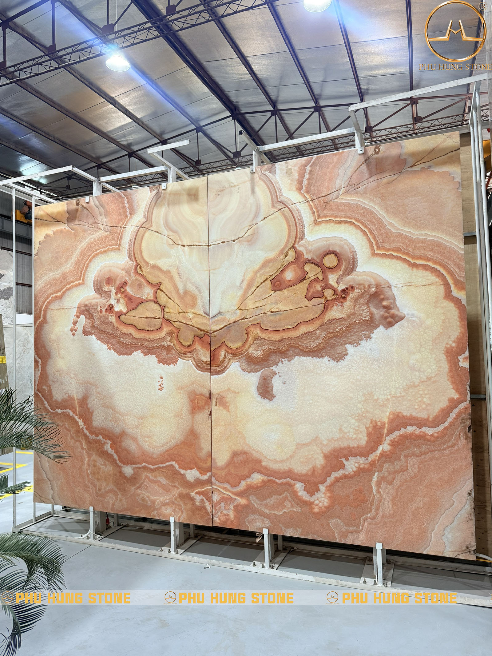 Hình ảnh Đá Onyx tự nhiên ghép tranh đối xứng vân