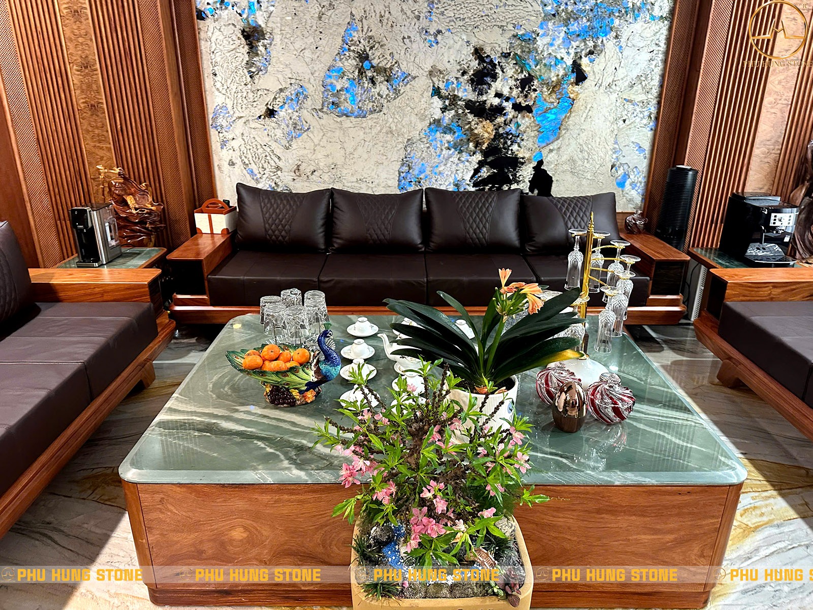 Hình ảnh Đá Quartz Tropical Green làm mặt bàn trà đẹp