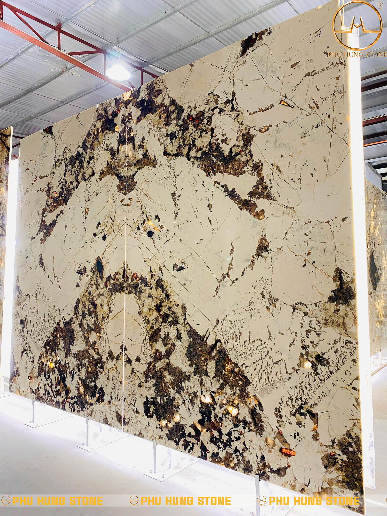 Hình ảnh Đá tự nhiên với hệ vân độc bản đẹp ấn tượng