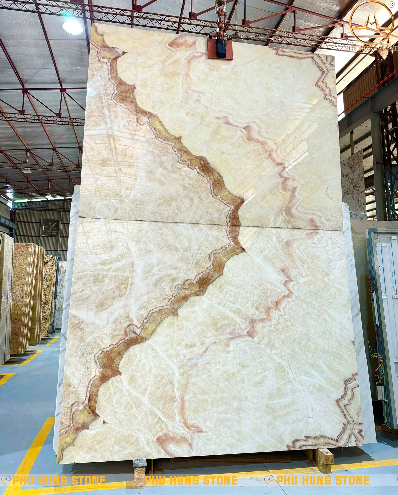 Hình ảnh Ghép tranh Onyx trắng đối xứng vân đẹp