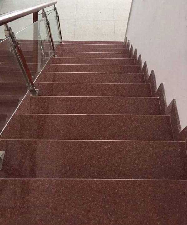 Hình ảnh Mẫu đá granite Đỏ Ruby ốp bậc thang đẹp