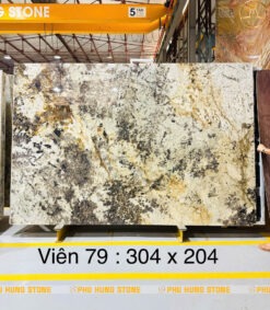 Hình ảnh Mẫu đá Granite Lông Công Xanh 1 chụp cận cảnh