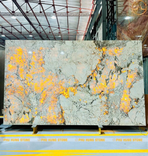 Hình ảnh Mẫu đá granite Monalisa chiếu xuyên sáng