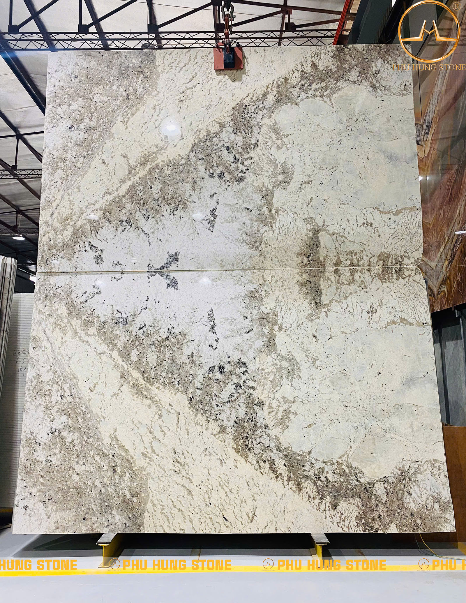 Hình ảnh Mẫu đá Granite Monalisa ghép tranh đối xứng