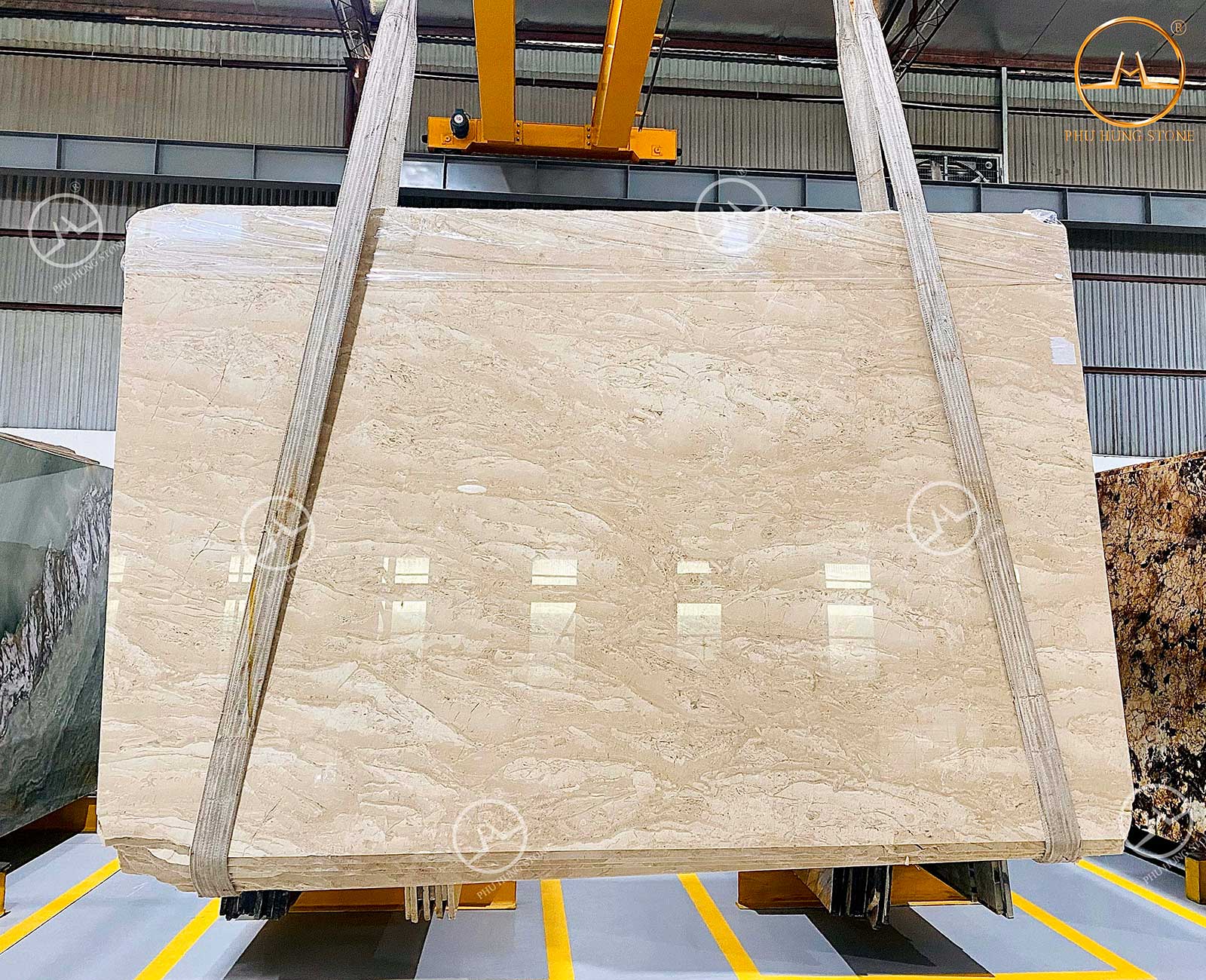 Hình ảnh Mẫu đá marble Oman màu kem làm cầu thang