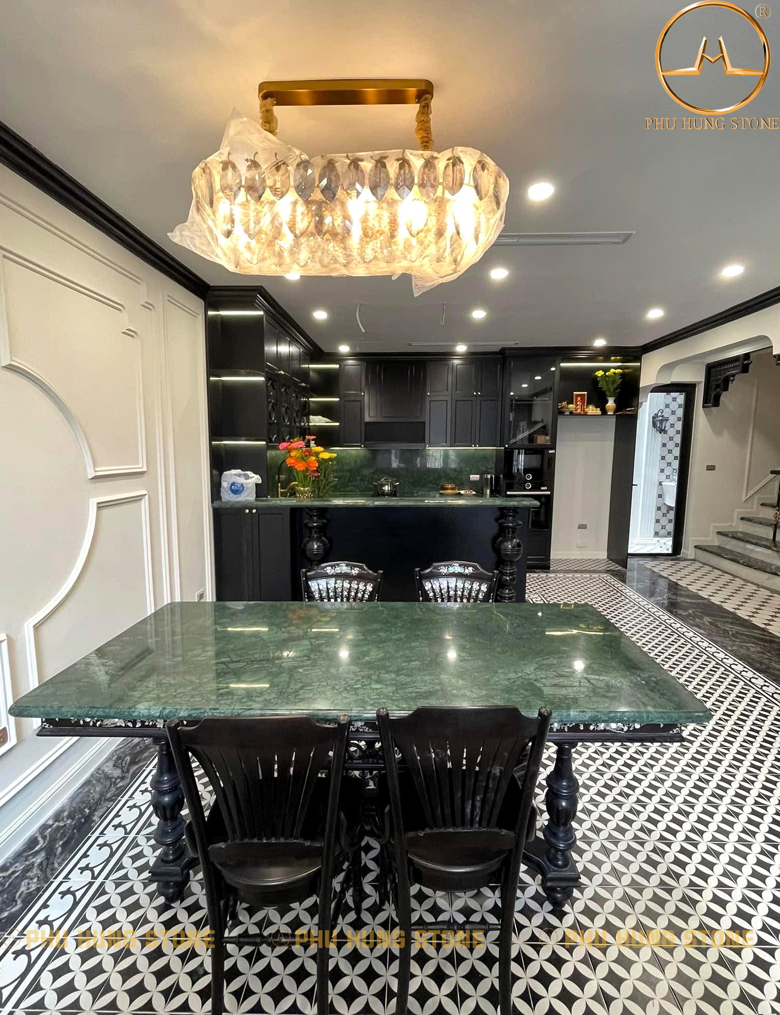 Hình ảnh Mẫu đá marble xanh dưa hấu làm mặt bàn ăn đẹp