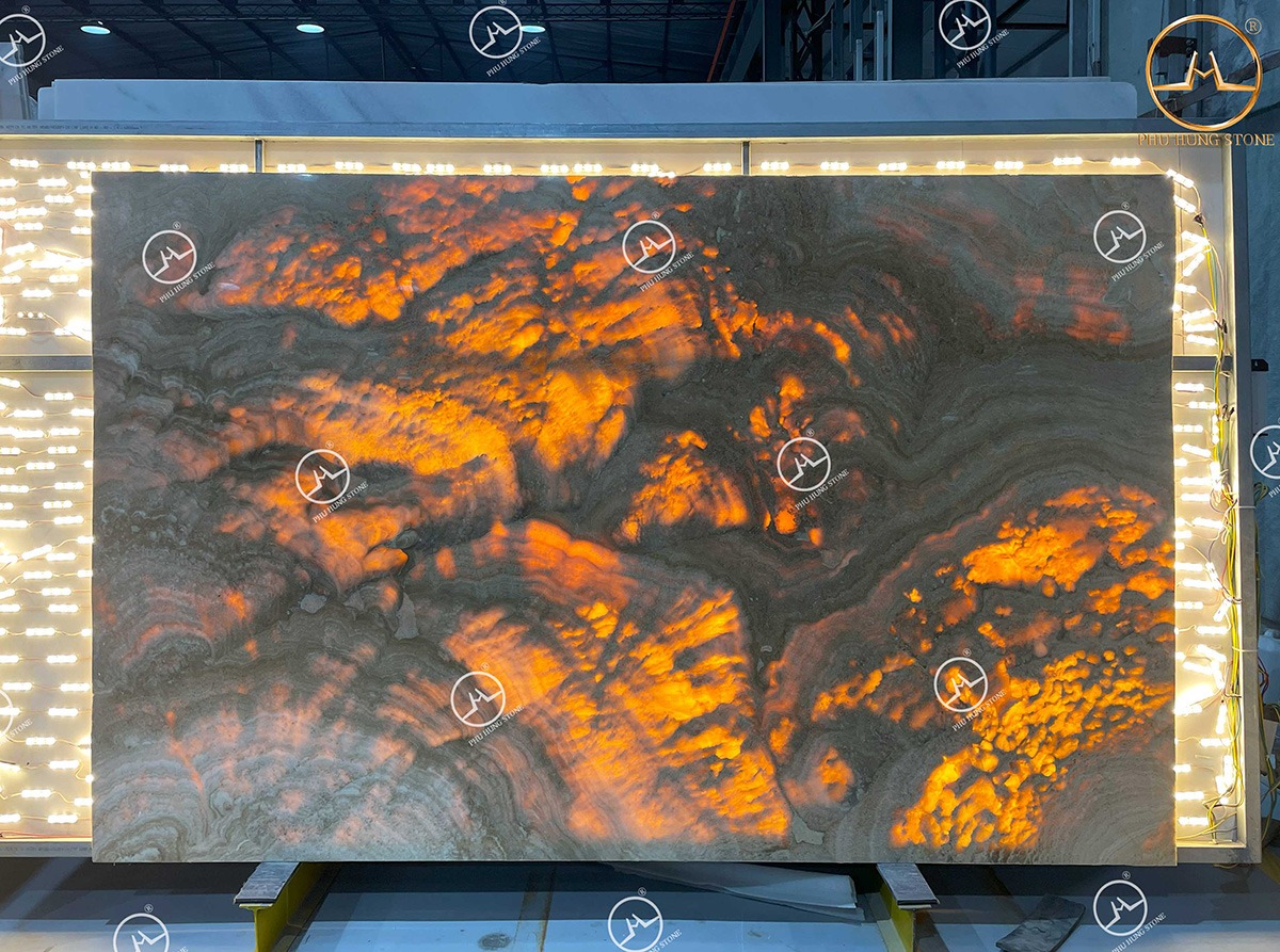 Hình ảnh Mẫu đá Onyx vân mây 02 khi chiếu xuyên sáng