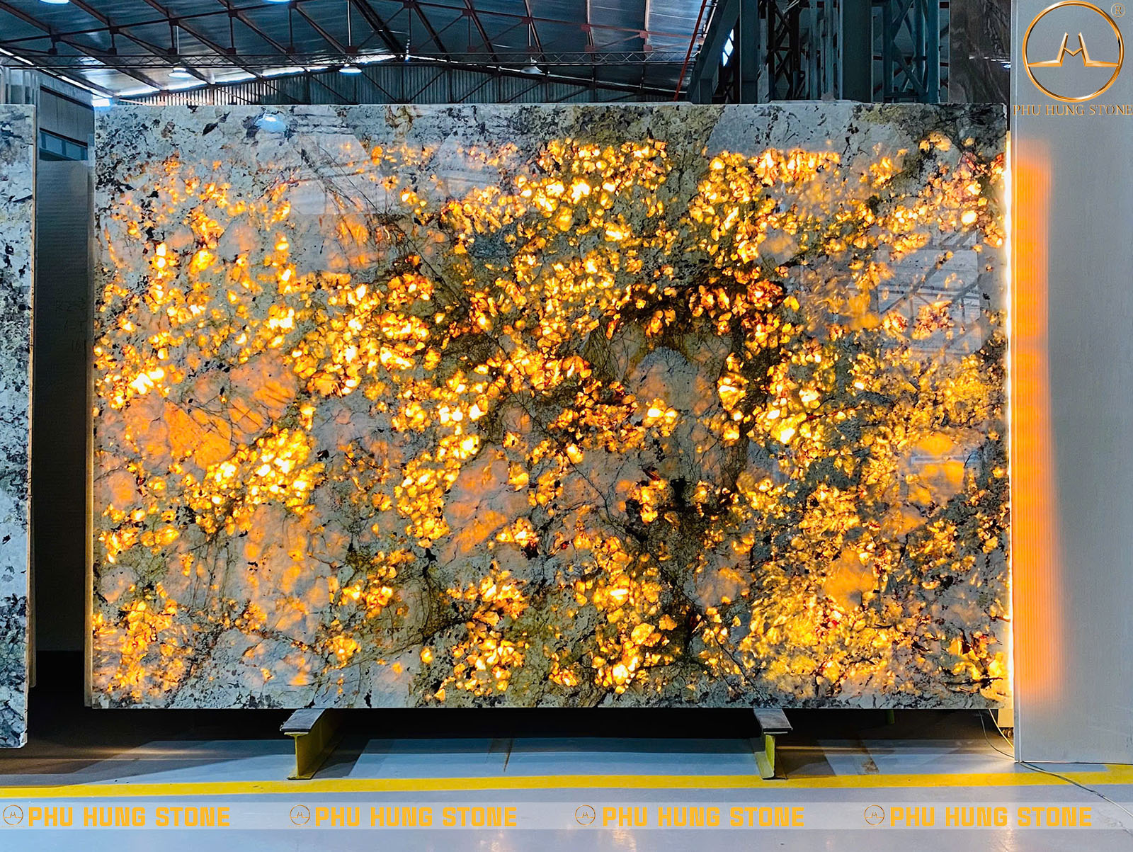 Hình ảnh Mẫu đá xuyên sáng Granite Alpinus White 8