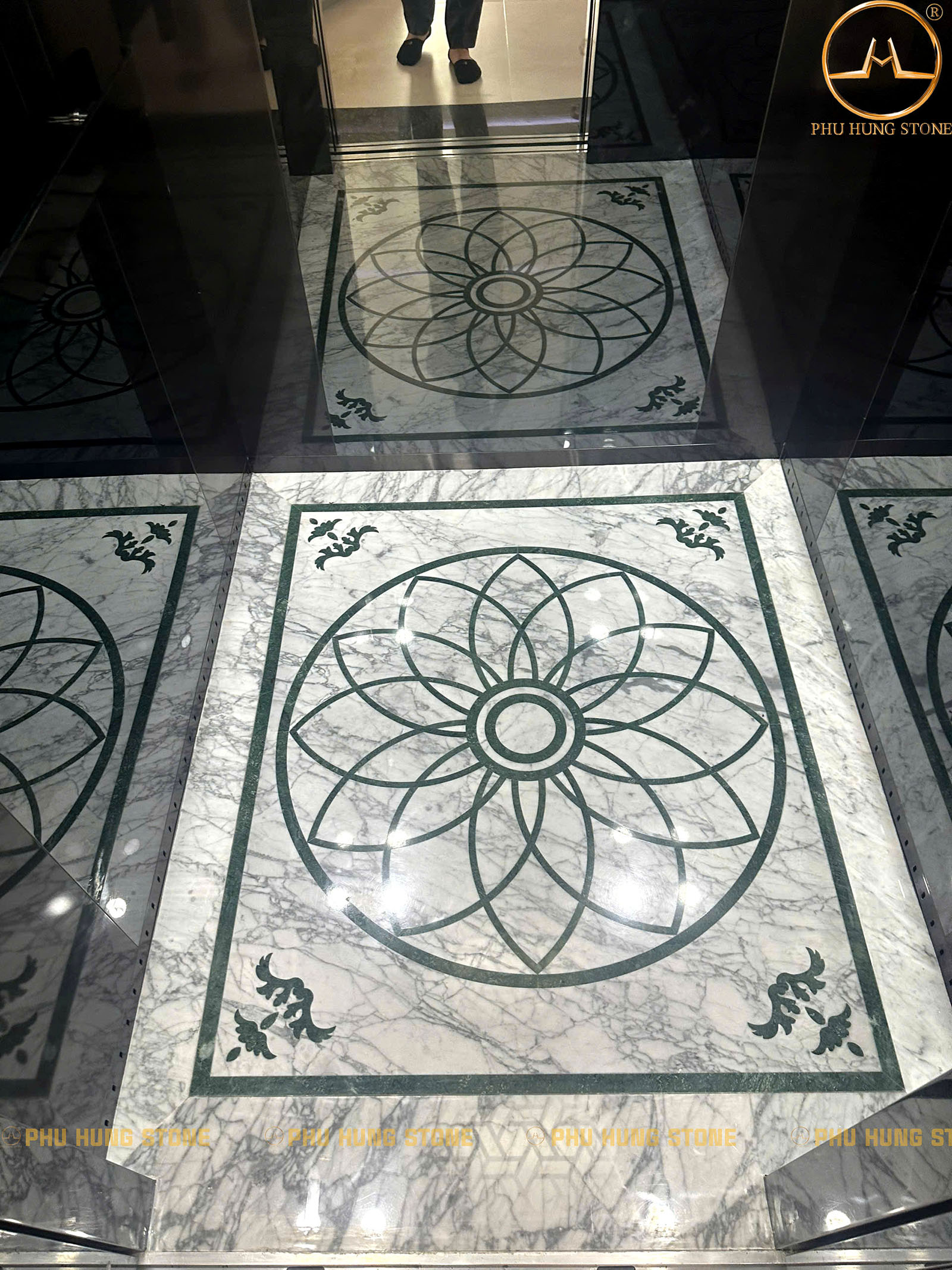 Hình ảnh Mẫu hoa văn Đá Marble Trắng Ý lát sàn thang máy