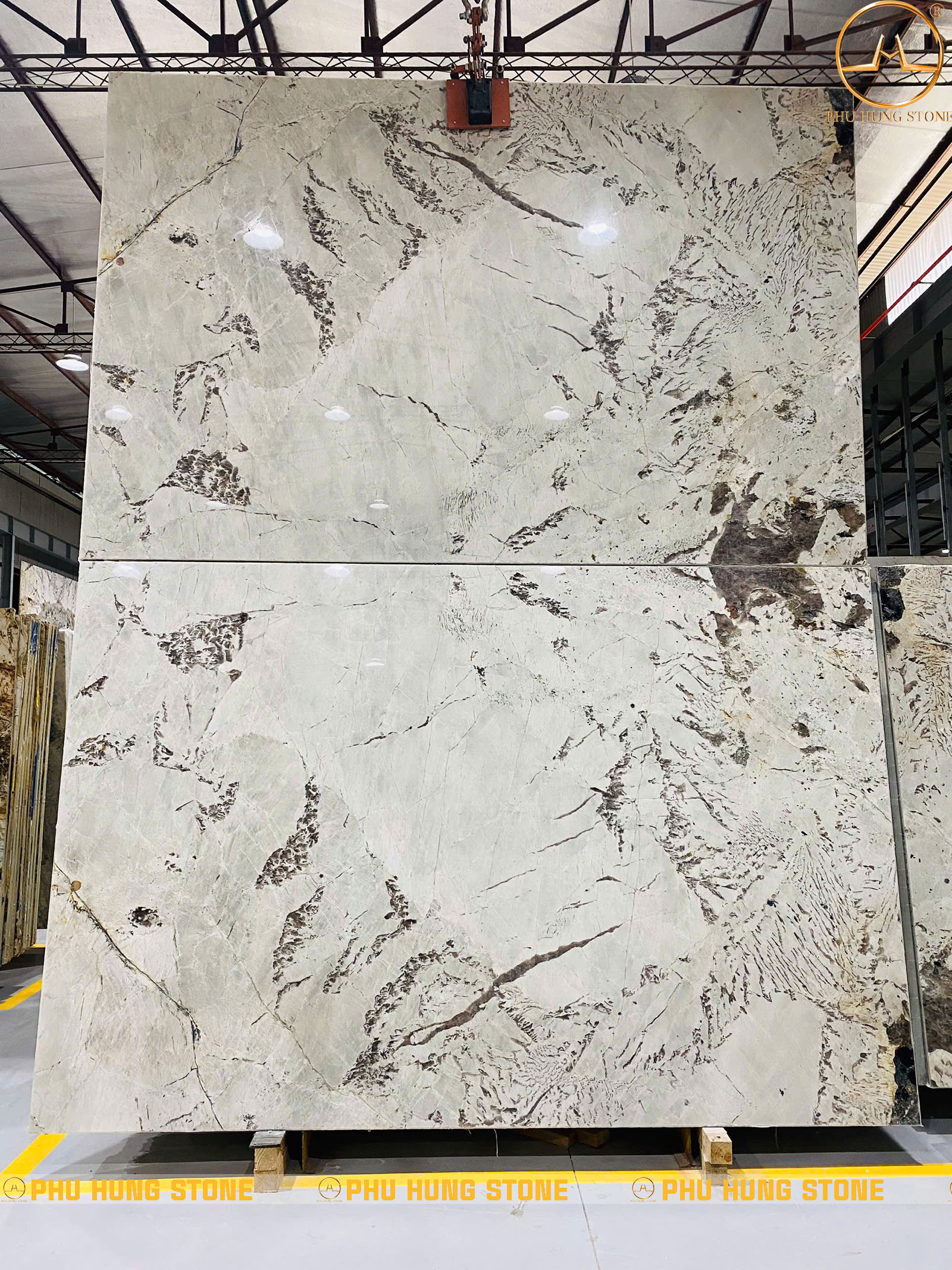 Hình ảnh Tranh đá Granite Picasso White ghép đối xứng