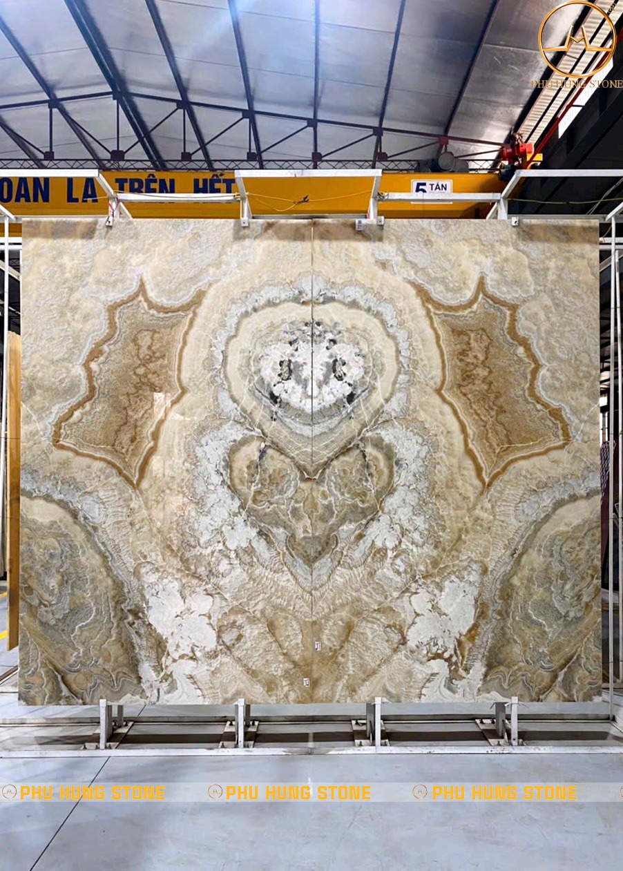 Hình ảnh Tranh đá Onyx đối xứng vân ngọc đẹp sang