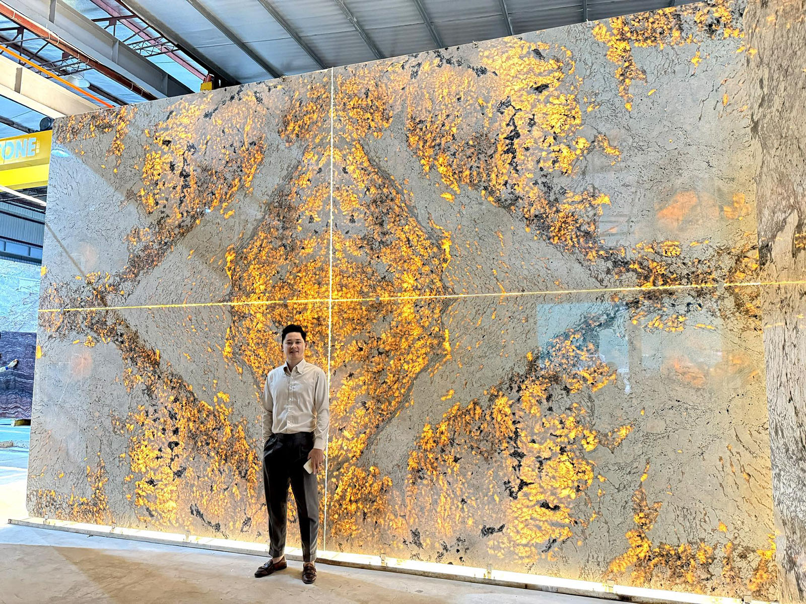 Hình ảnh Tranh đá thông tầng Monalisa xuyên sáng đẹp